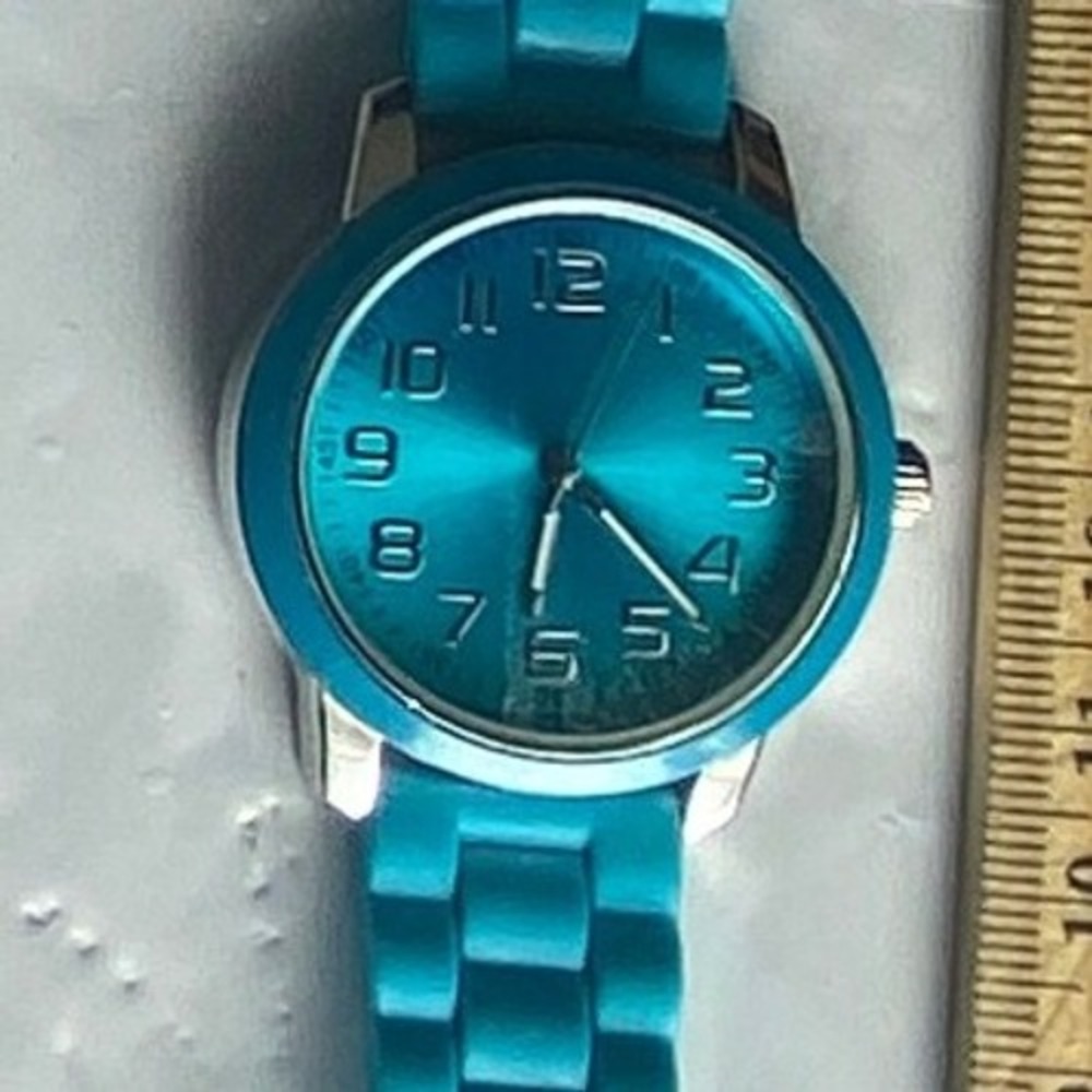 Turquoise Blue Silicone Band Analog Wristwatch for Women Teen Girls Casual